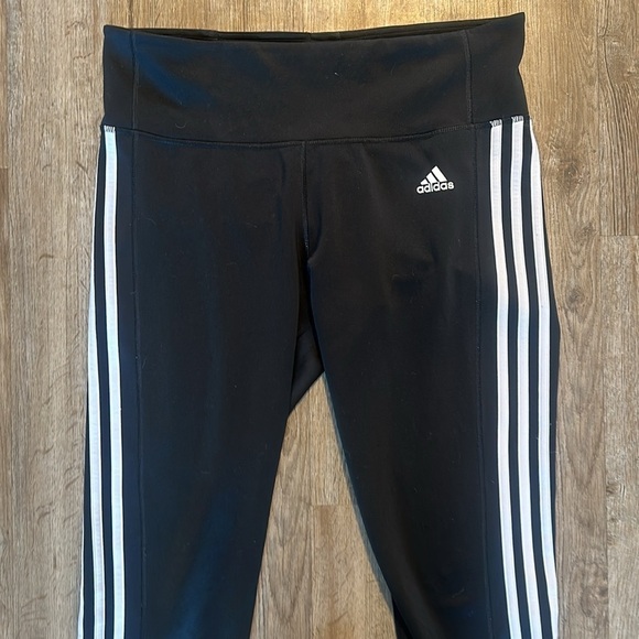 AIDDAS LEGGINGS SIZE(L) - Picture 3 of 7